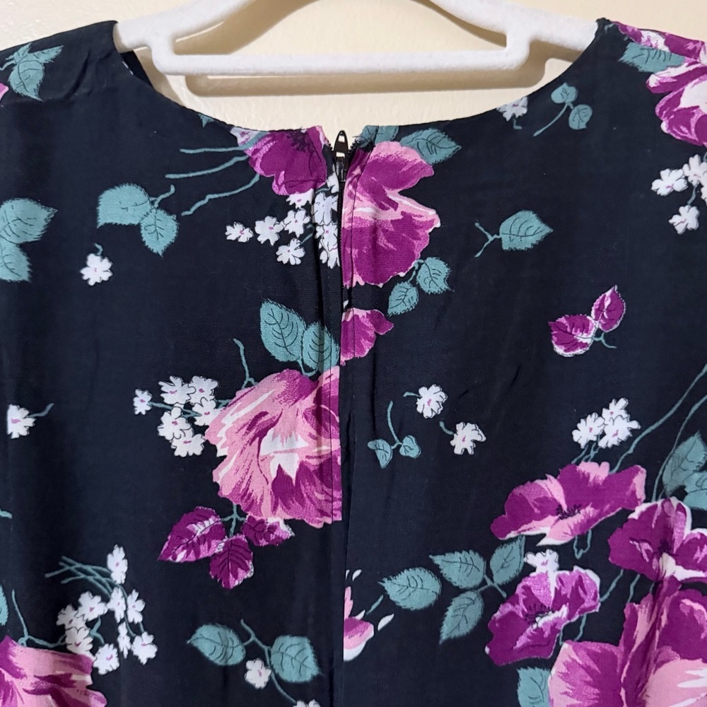 Vintage-Inspired Black Midi Dress with Purple Rose Print - Picture 9 of 12